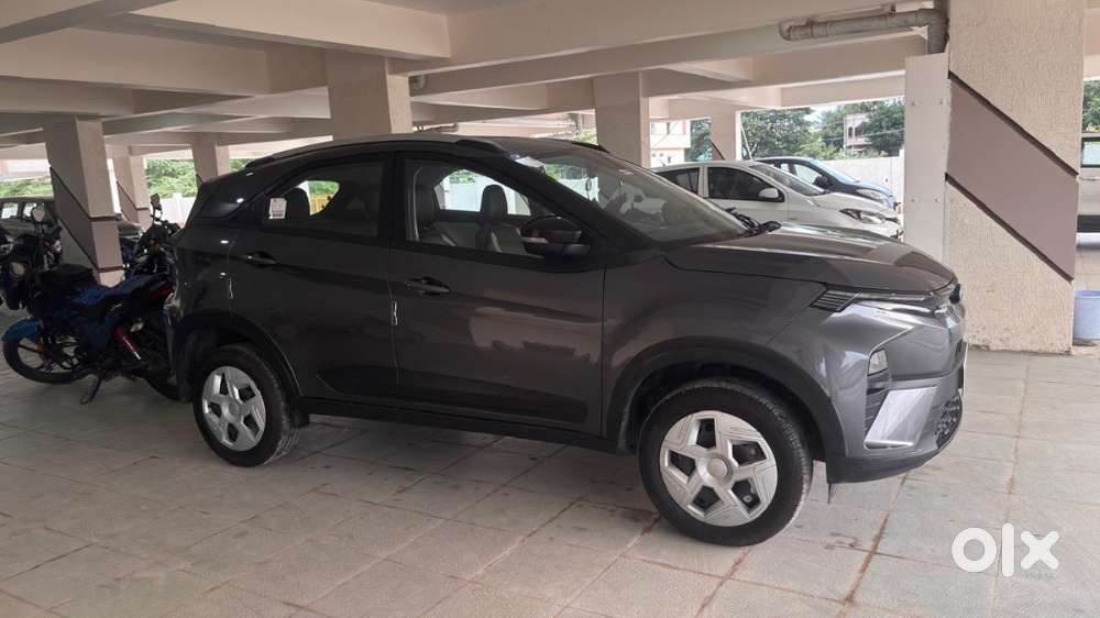 Tata Nexon Pure 2025