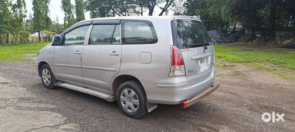 Toyota Innova 2.5 G (diesel) 8 Seater, 2011, Diesel