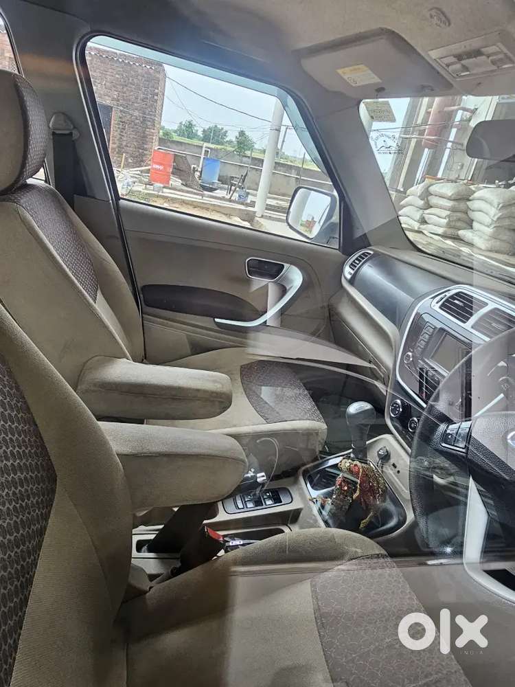 Mahindra Tuv 300 2015 Diesel Well Maintained