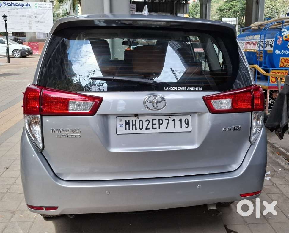 Toyota Innova Crysta 2.8 Gx At 8 Seater, 2017