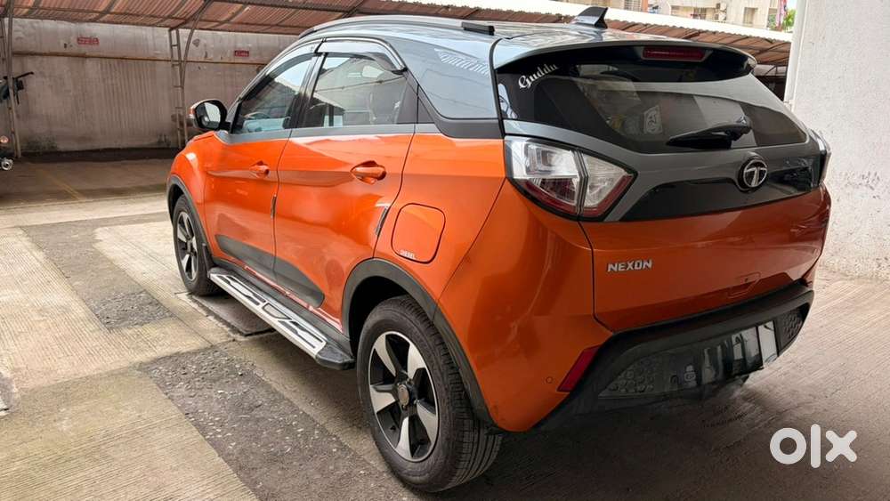 Tata Nexon Diesel 2018 - Dualtone Marigold Grey Automatic Diesel