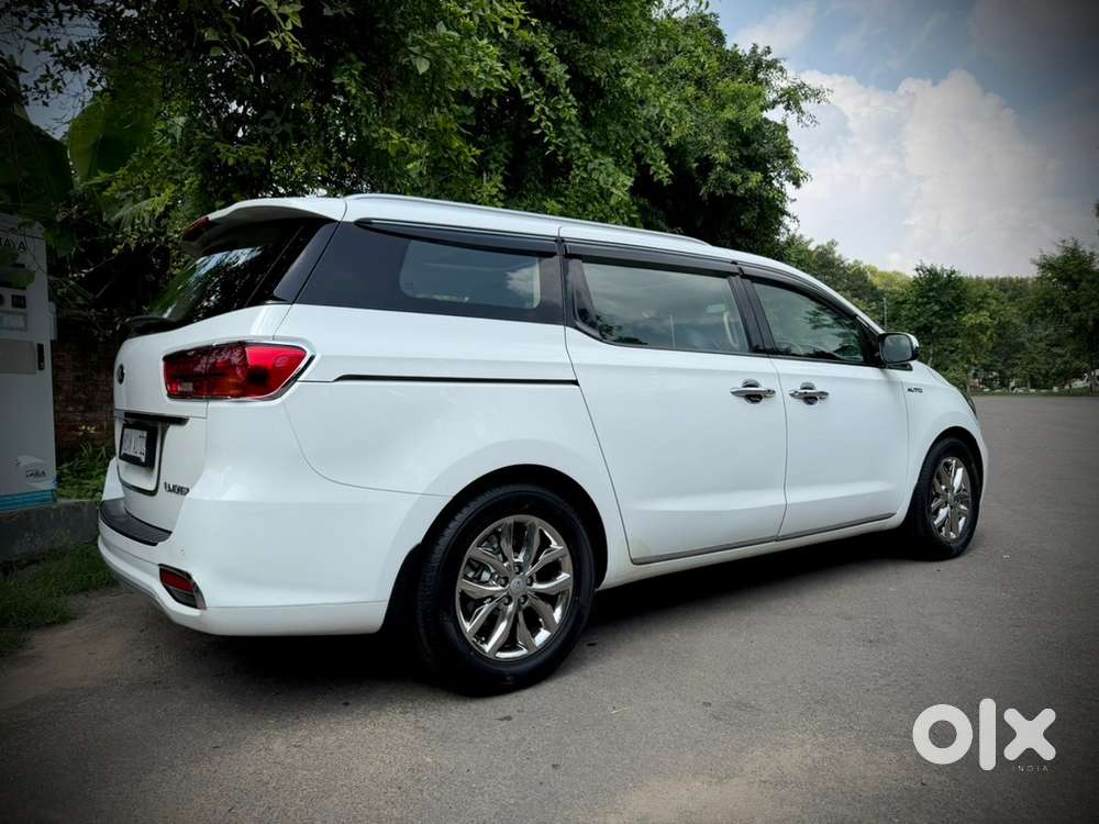 Kia Carnival Limousine