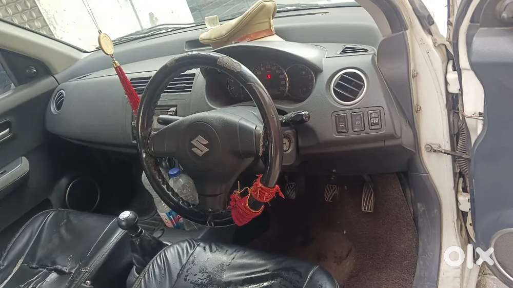 Maruti Suzuki Dzire 1.2 Vxi 2012
