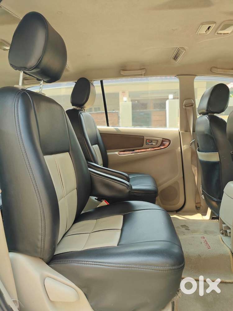 Toyota Innova 2.5 V 7 Str, 2012, Diesel