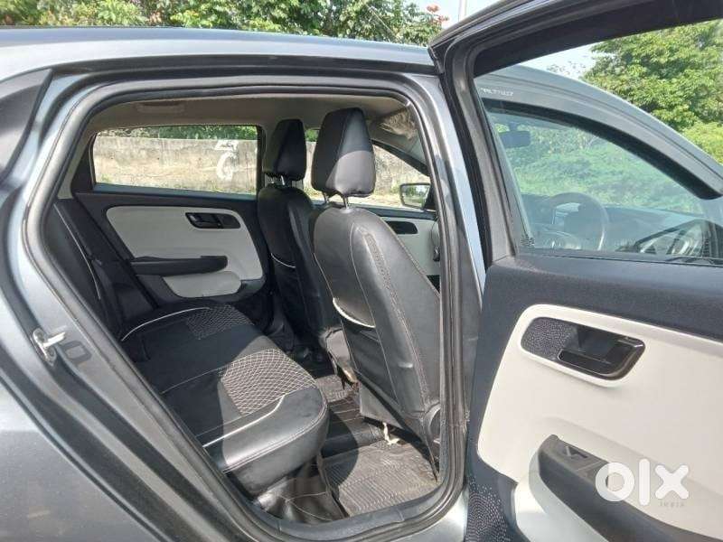 Tata Altroz 1.2 Xm Plus, 2022, Petrol