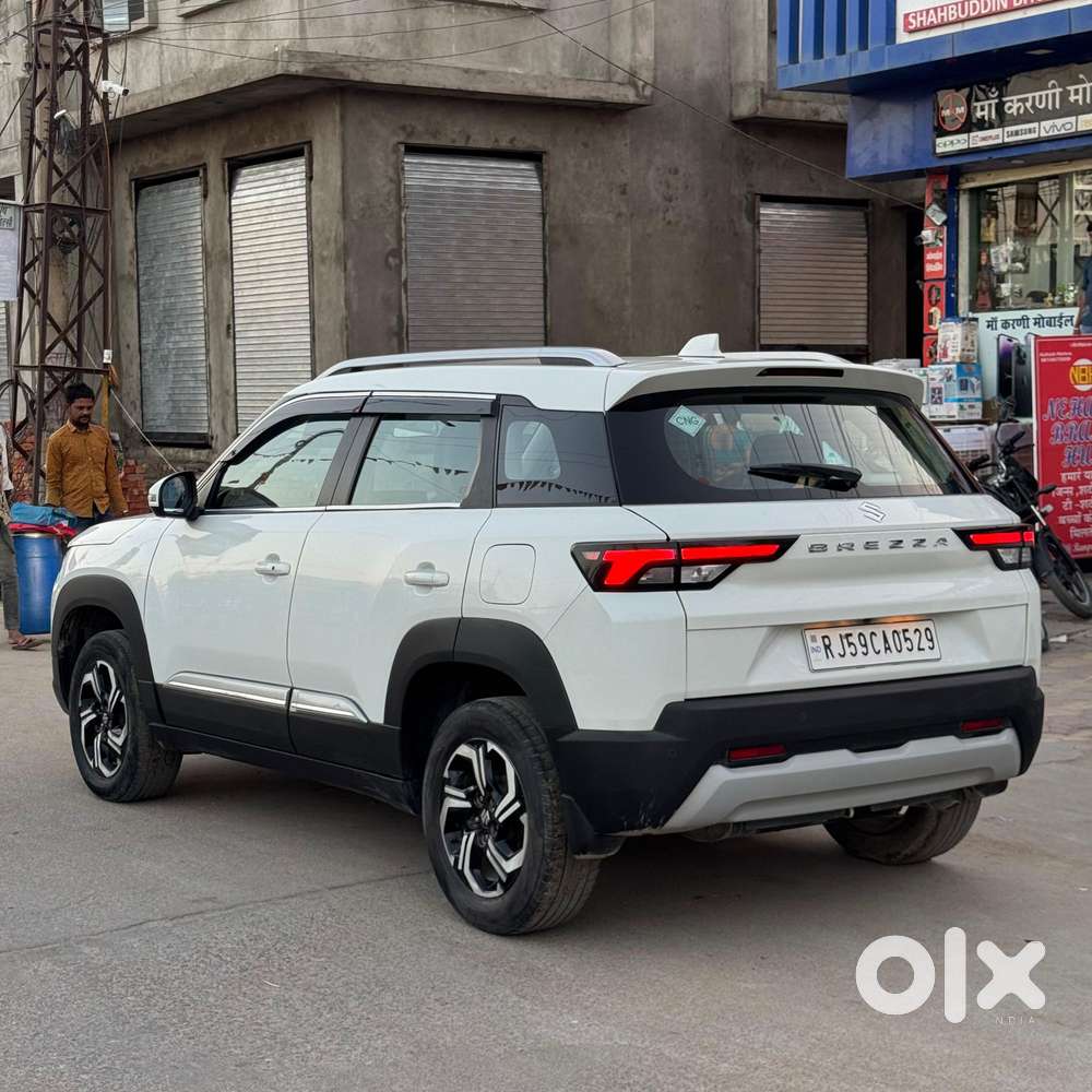 Maruti Suzuki Brezza Zxi S-cng, 2023, Cng & Hybrids