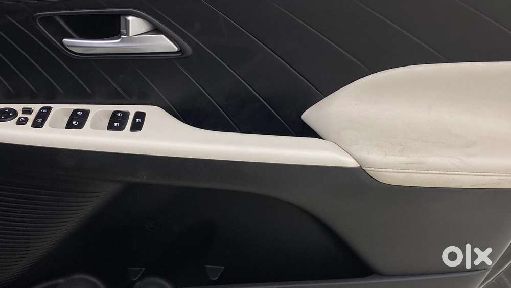 Hyundai Verna 1.5 Sx (o) Ivt, 2023, Petrol