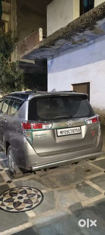 Toyota Innova Crysta 2016 Diesel 110000 Km Driven