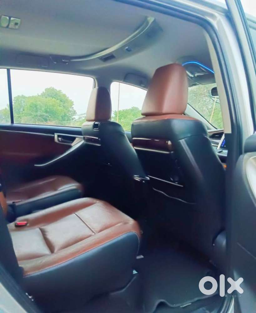 Toyota Innova Crysta 2.8z Automatic, 2016, Diesel