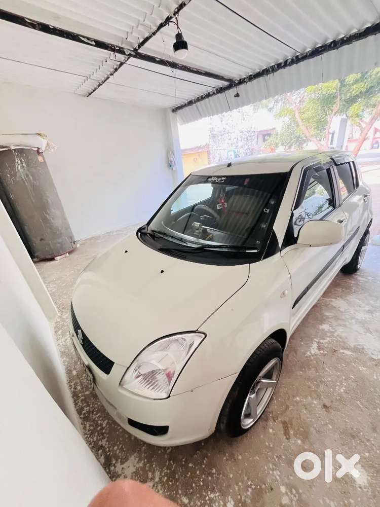 Maruti Suzuki Swift 2010 Petrol
