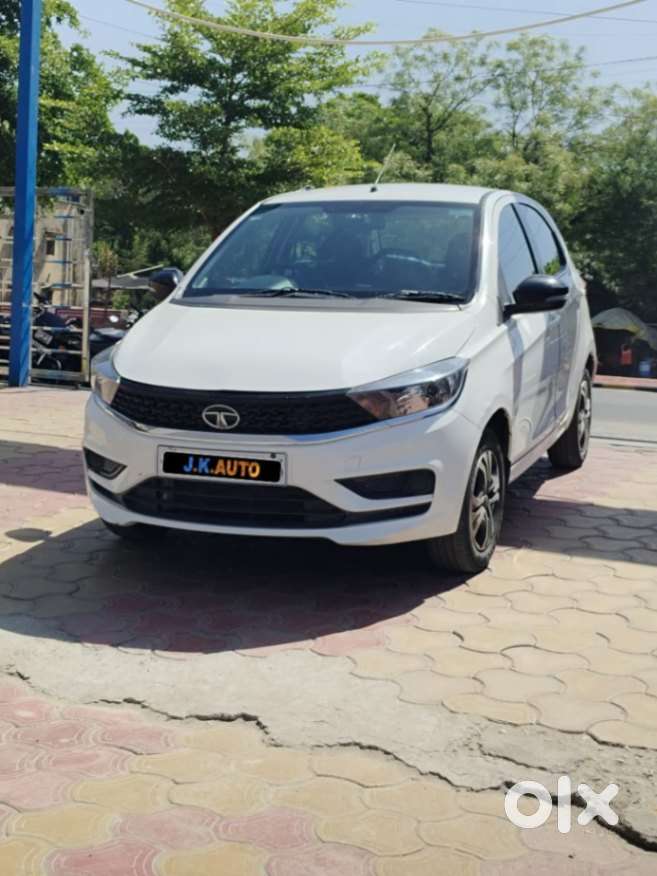Tata Tiago 1.2 Revotron Xt (o), 2023, Petrol