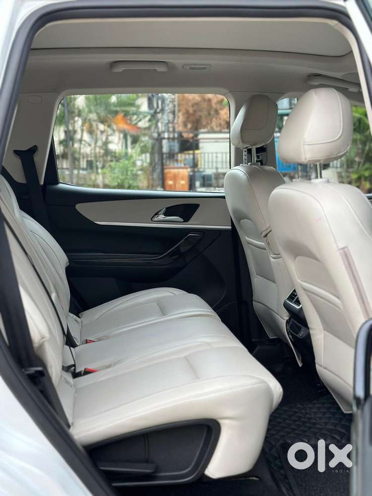 Mahindra Xuv700 2.2 Ax 7 Diesel At Luxury Pack Str, 2024, Diesel