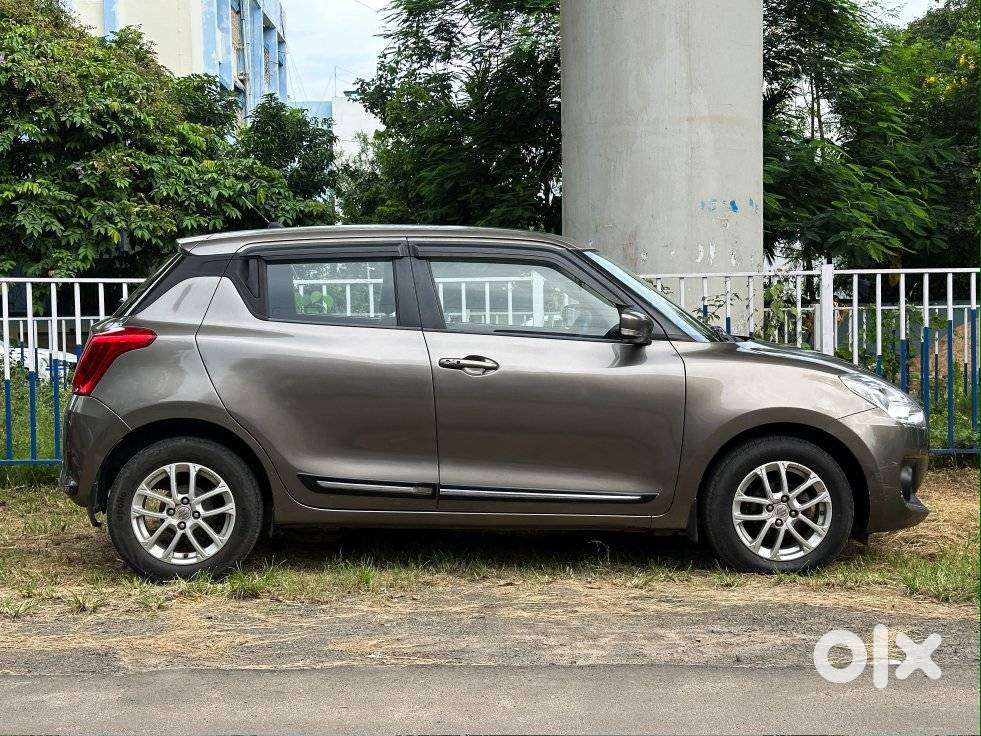 Maruti Suzuki Swift Zxi Plus Amt Dual Tone, 2018, Petrol