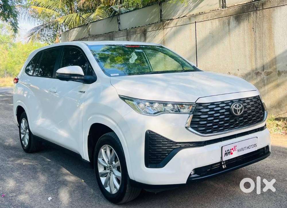 Toyota Innova Hycross 2.0 Vx (o) Hybrid 8 Str, 2024, Petrol