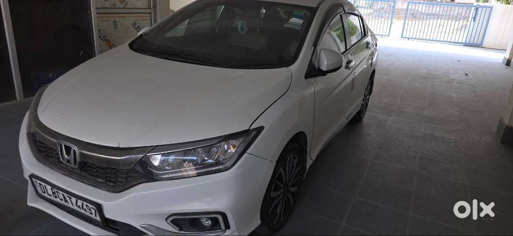 Manual Petrol Top Model With Sunroof
