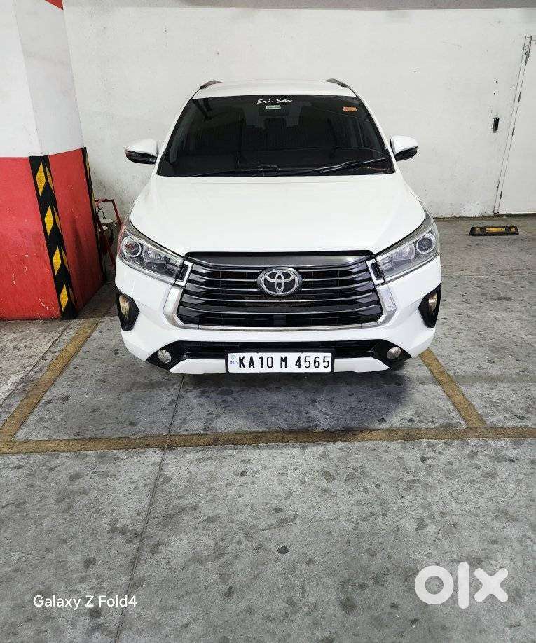 Toyota Innova Crysta 2.4 V 8 Str, 2017, Diesel