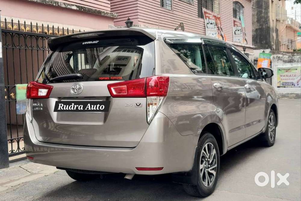 Toyota Innova Crysta 2.4 V 8 Str, 2023, Diesel