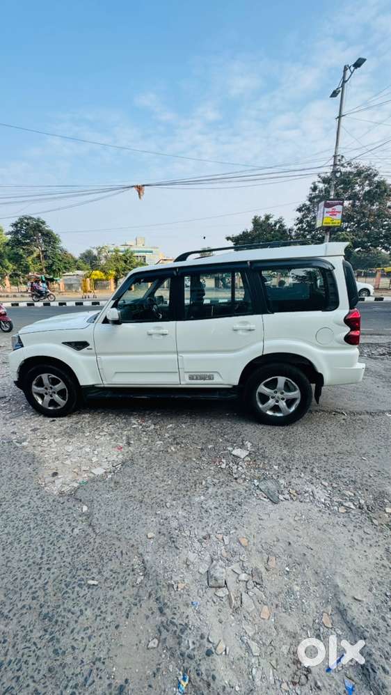 Mahindra Scorpio S11 Diesel 2018