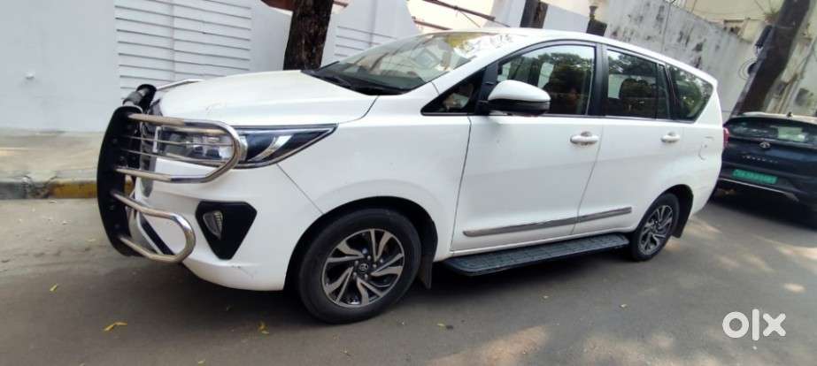 Toyota Innova Crysta 2.4 G Plus Mt 8 Str, 2022, Diesel