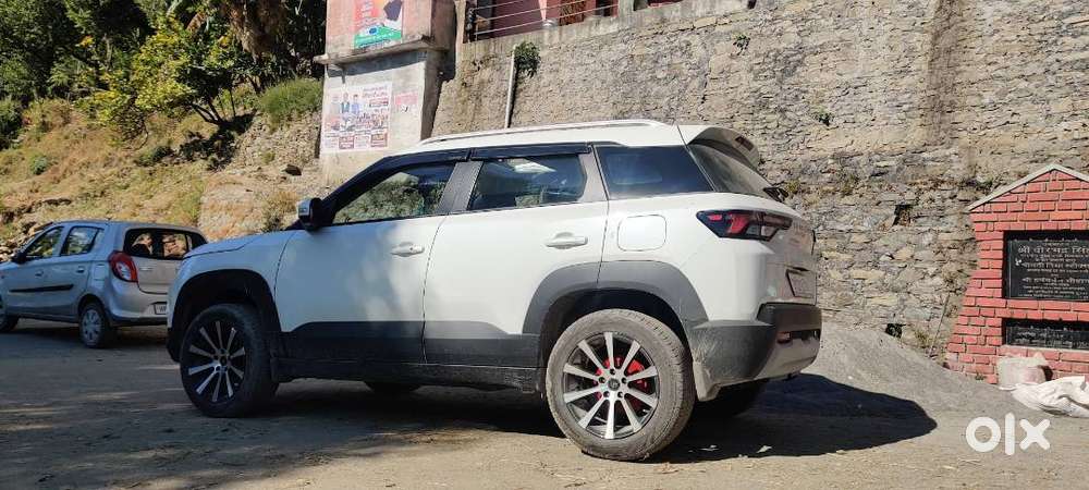 Maruti Suzuki Brezza 2023 Zxi Petrol Manual  Excellent Condition  Si