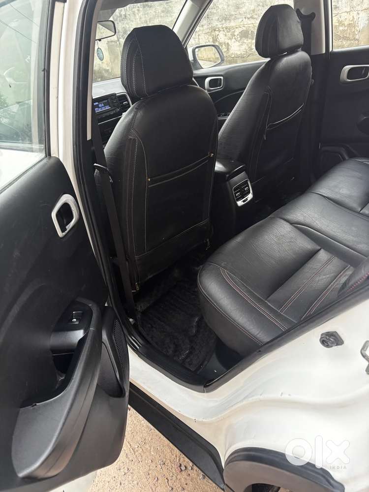 Hyundai Venue 2019 Petrol 71000 Km Driven