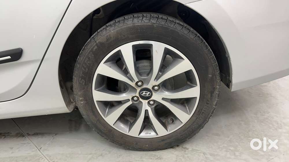 Hyundai Verna Fluidic 1.6 Vtvt Sx, 2016, Petrol