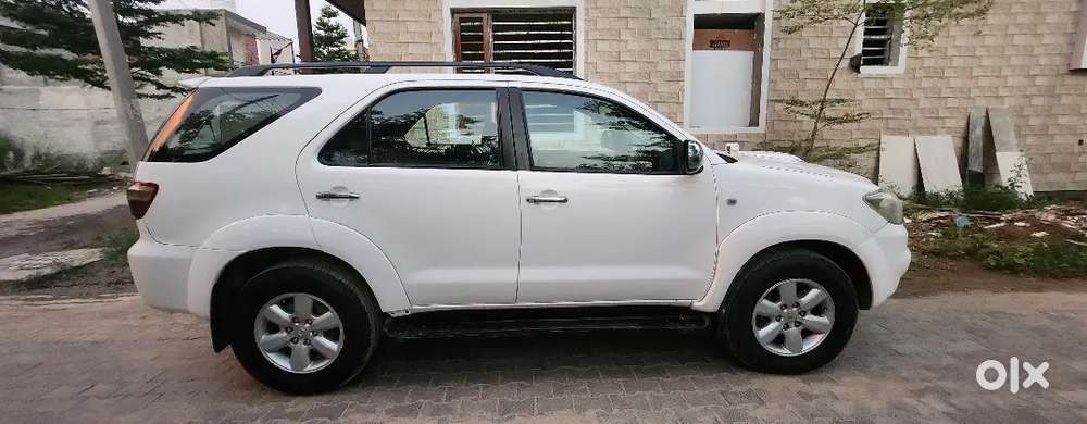 Toyota Fortuner 3.0 2011