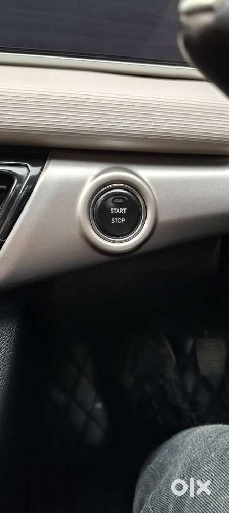 Mahindra Xuv700 2.2 Ax 5 Diesel Mt 7 Str, 2025, Diesel