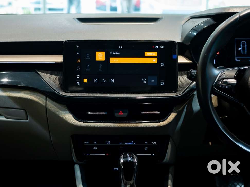 Skoda Slavia Ambition 1.0l Tsi At, 2026, Petrol