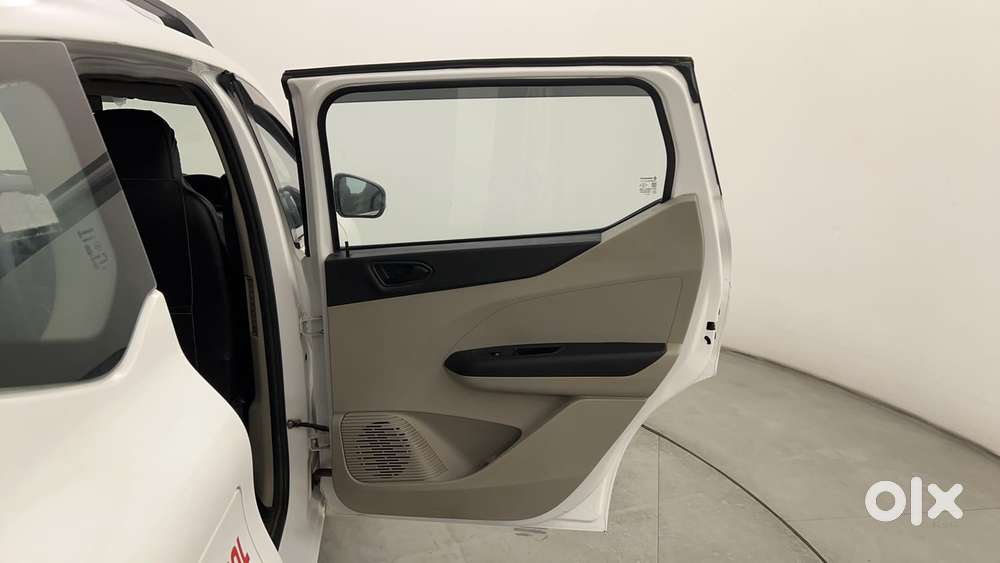Renault Triber Rxt, 2022, Petrol