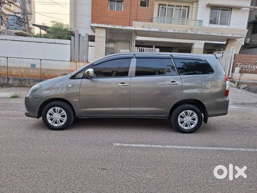 Toyota Innova 2.5 Gx 7 Seater Bs Iv, 2010, Diesel