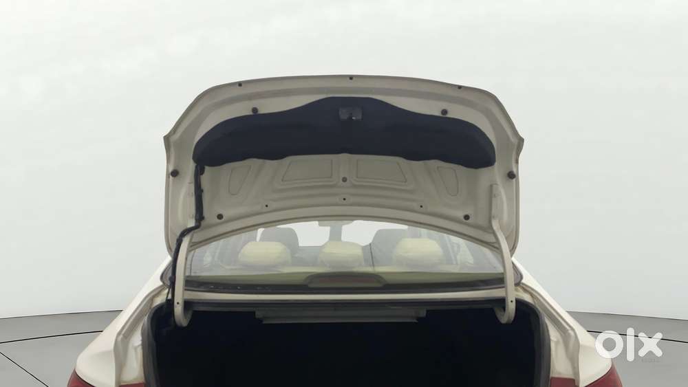 Hyundai Verna Fluidic 1.6 Vtvt Sx, 2013, Petrol