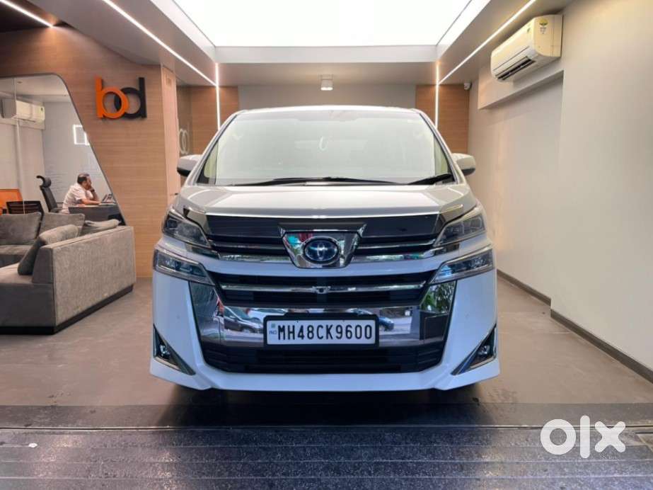 Toyota Vellfire 2.5 Hybrid, 2023, Petrol