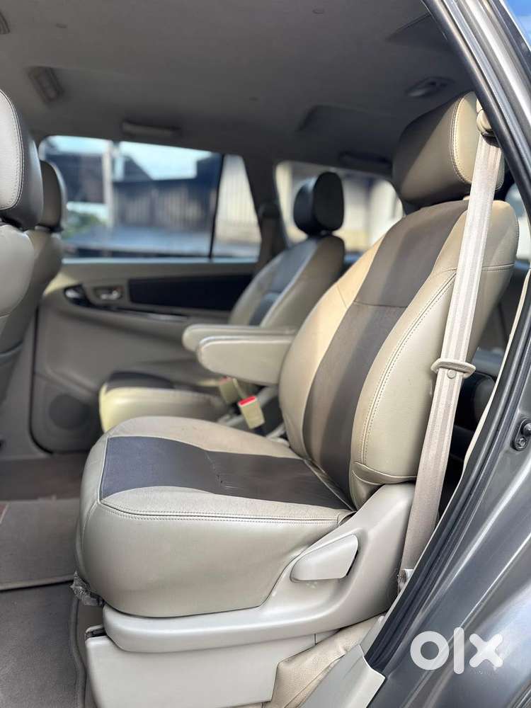 Toyota Innova 2.5 Z Diesel 7 Seater, 2015, Diesel
