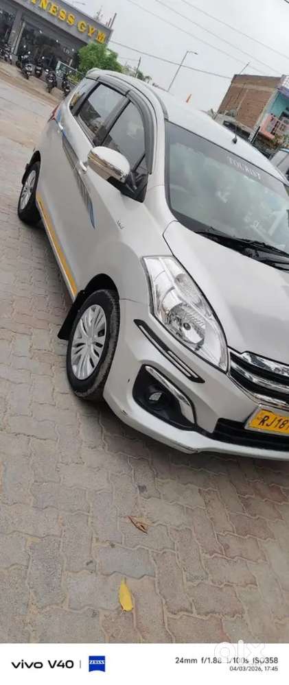 Ertiga 1.4 Vxi Abs Maruti Suzuki 2015