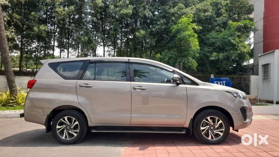 Toyota Innova Crysta 2.4 Gx Limited Edition At 7 Str, 2022, Diesel