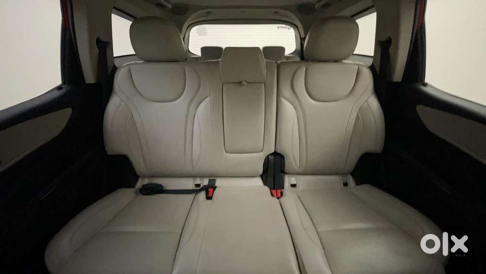 Mahindra Xuv700 2.0 Ax 7 Petrol At Luxury Pack Str, 2021, Petrol