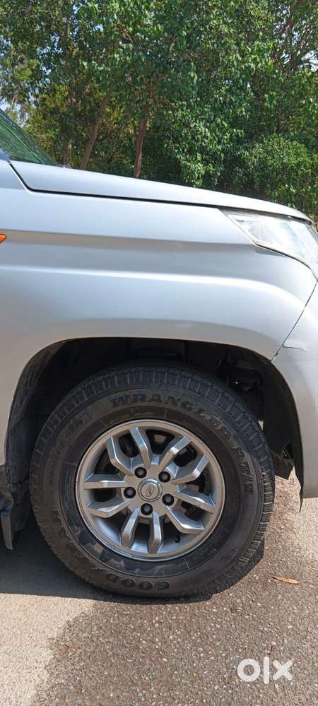 Mahindra Tuv 300 T8, 2017, Diesel