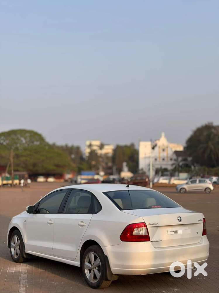 Skoda Rapid 2013-2016 1.6 Mpi At Elegance, 2015, Petrol