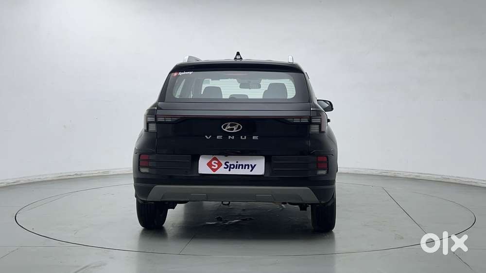 Hyundai Venue 1.2 S (o), 2024, Petrol