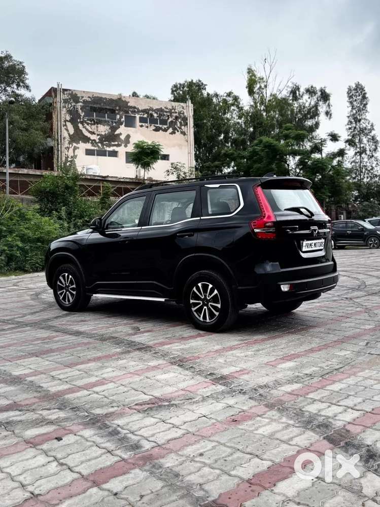 Mahindra Scorpio N Z4 Petrol Mt 7 Str, 2024, Petrol