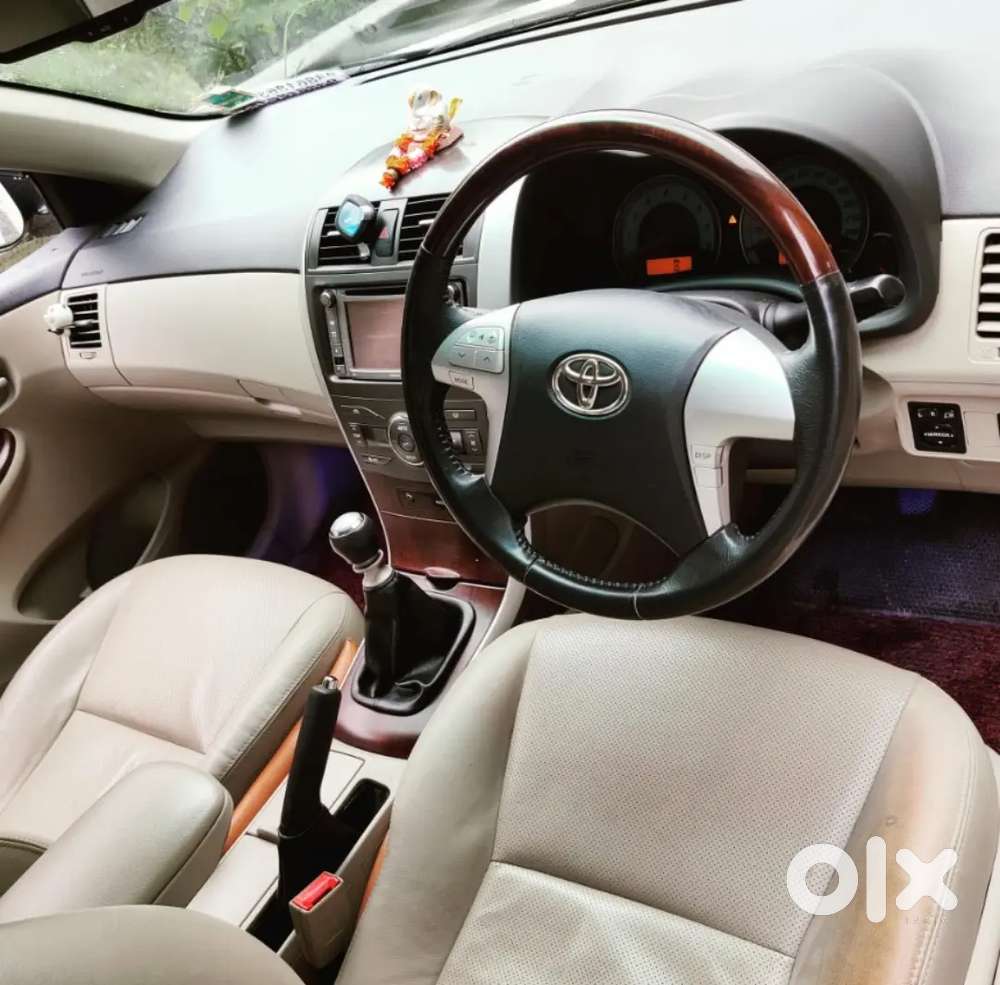 Toyota Corolla Altis 2013 Petrol Manual