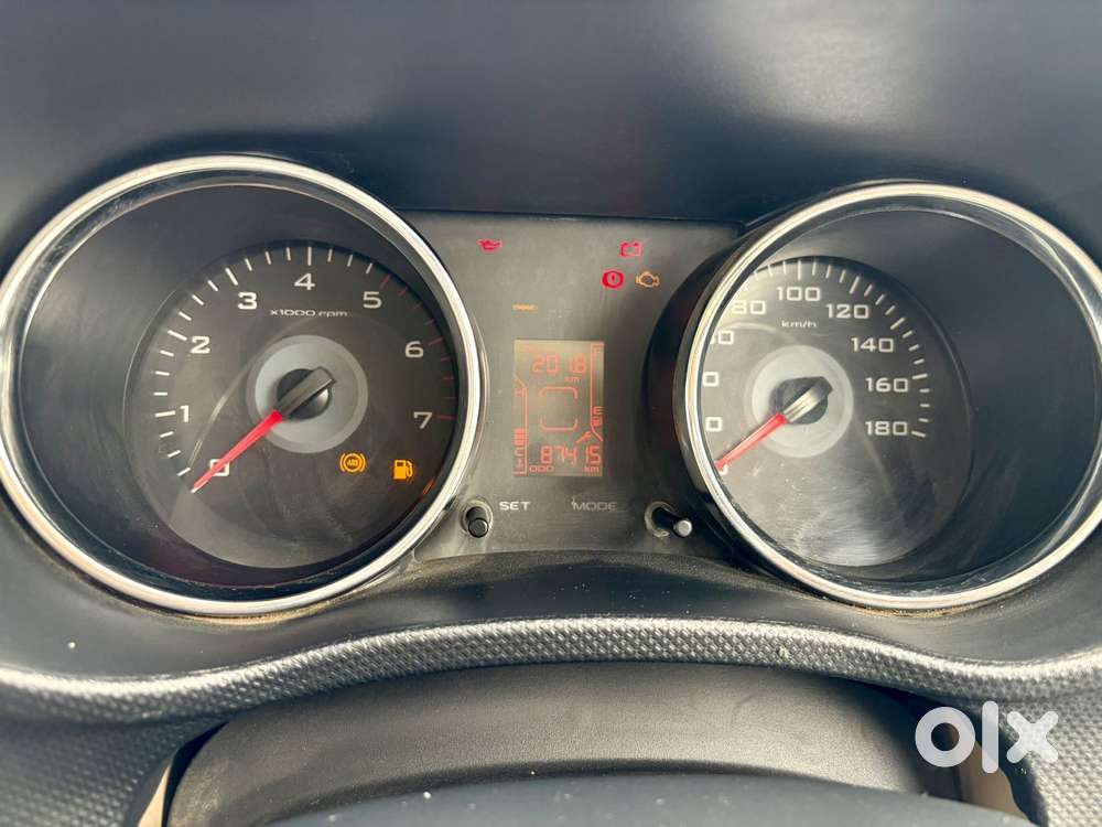 Mahindra Tuv 300 T8, 2018, Diesel