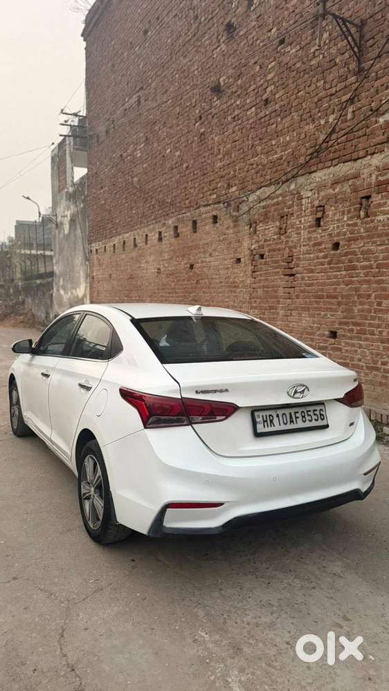 Verna Top Model Automatic And Sunroof