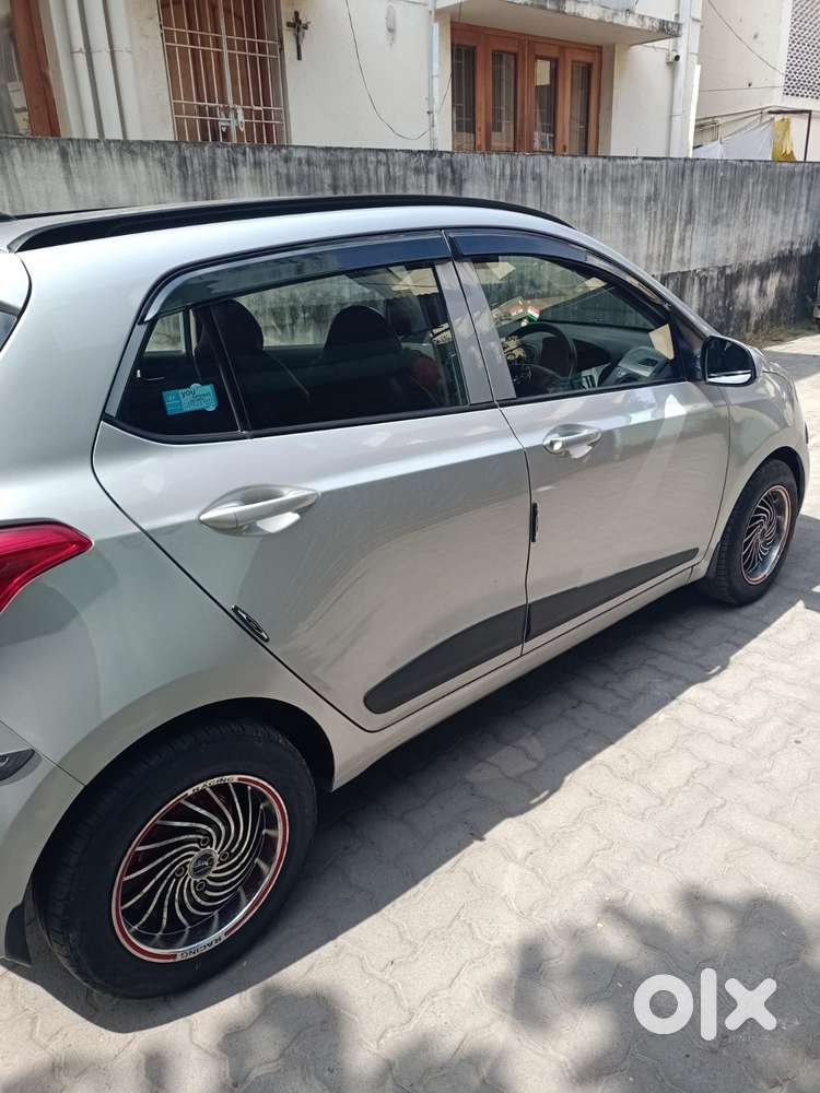 Hyundai Grand I10 1.2 Crdi Sportz Dual Tone, 2015, Diesel