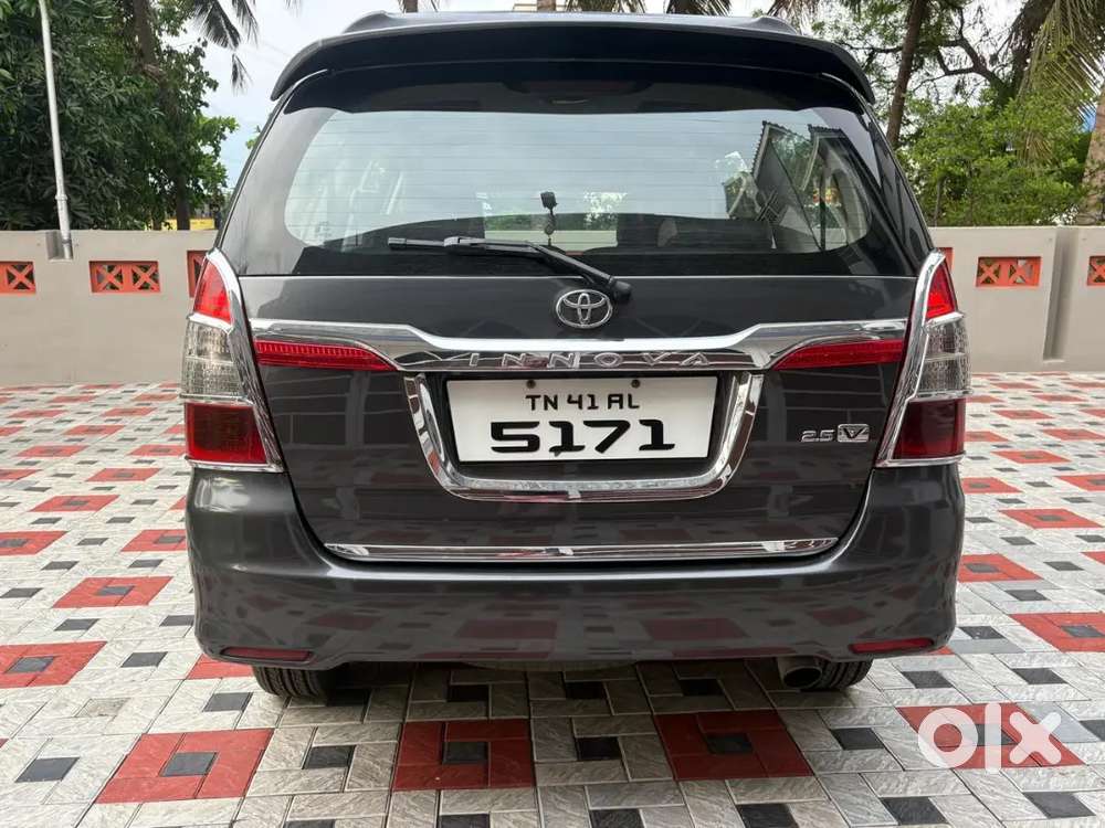 Toyota Innova 2015