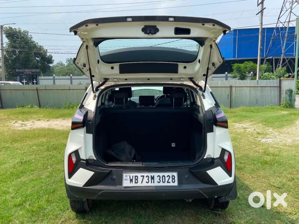 Tata Nexon Pure (s) 1.2 Petrol 6amt, 2025, Petrol