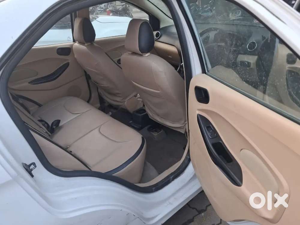 Ford Aspire Titanium Blu 2016