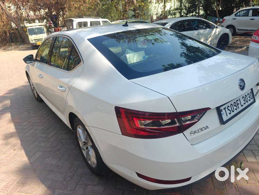Skoda Superb L&k 2.0 Tdi At, 2017, Diesel