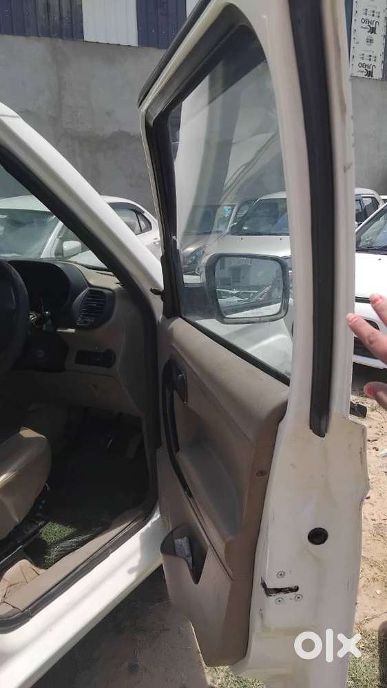 Mahindra Tuv 300, 2018, Diesel